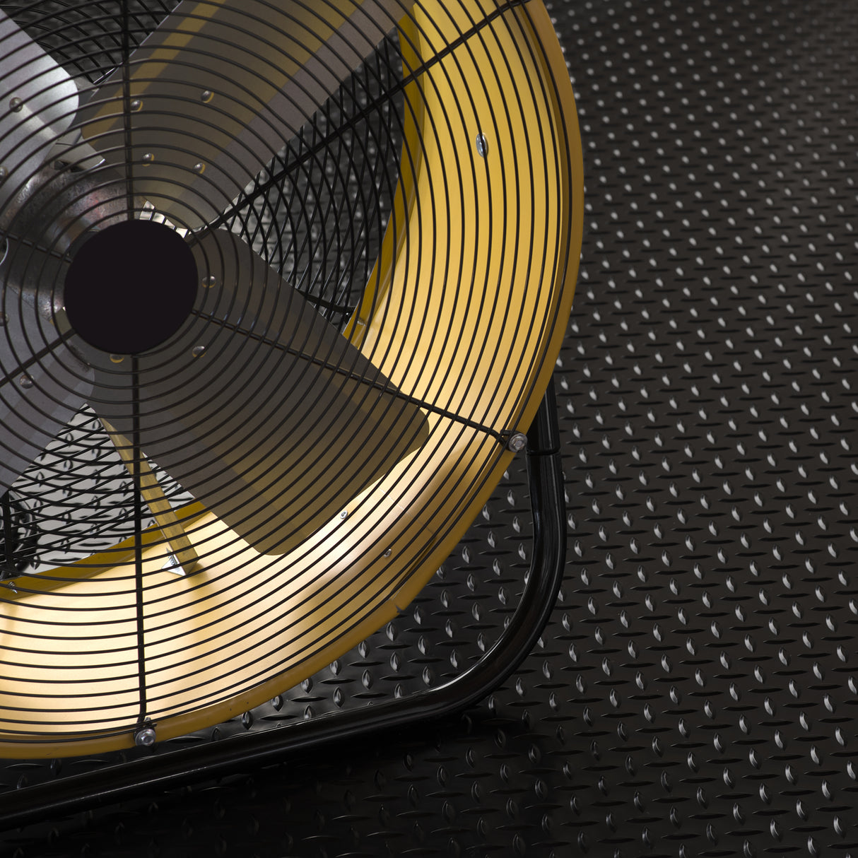 Garage Roll-Out Vinyl Mat - Diamond Tread