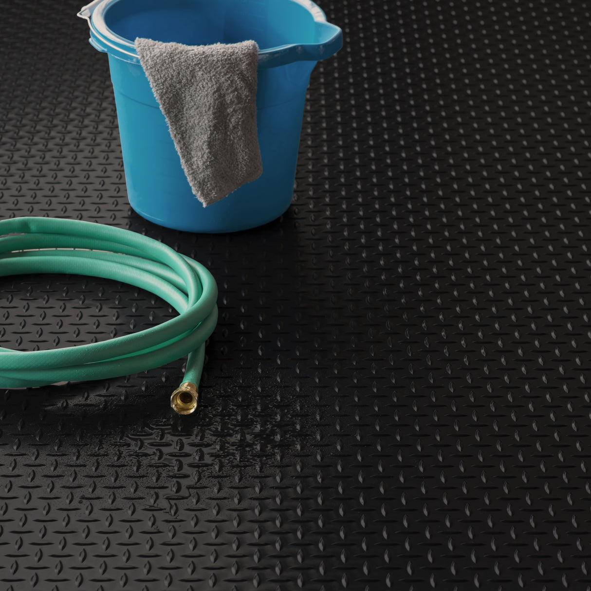 Garage Roll-Out Vinyl Mat - Diamond Tread